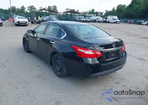 2017 Nissan Altima 2.5 S z USA, uszkodzony, nr VIN 1N4AL3AP5HN320511